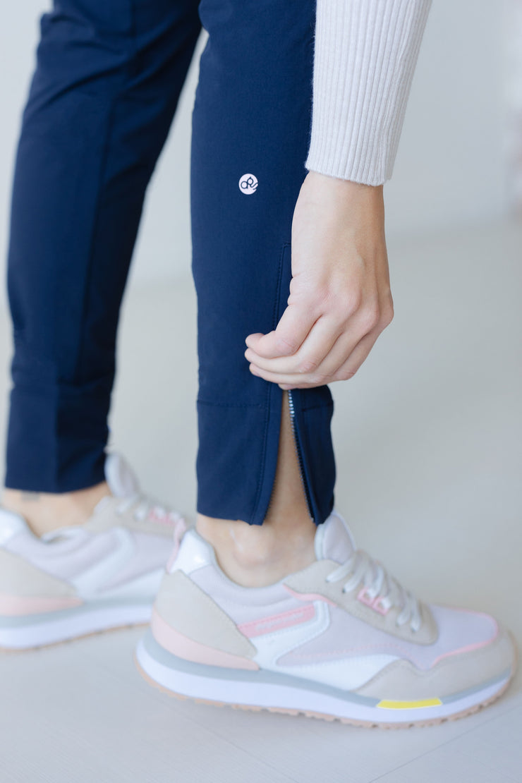 Peggy Pant Professional Jogger in Navy Blazer